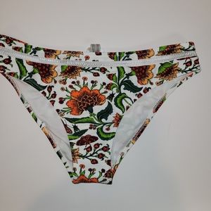 Cupshe swim bottom, Size M NWT